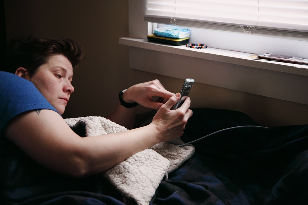 phone notification messages bed