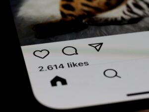 smartphone dating app notification likes