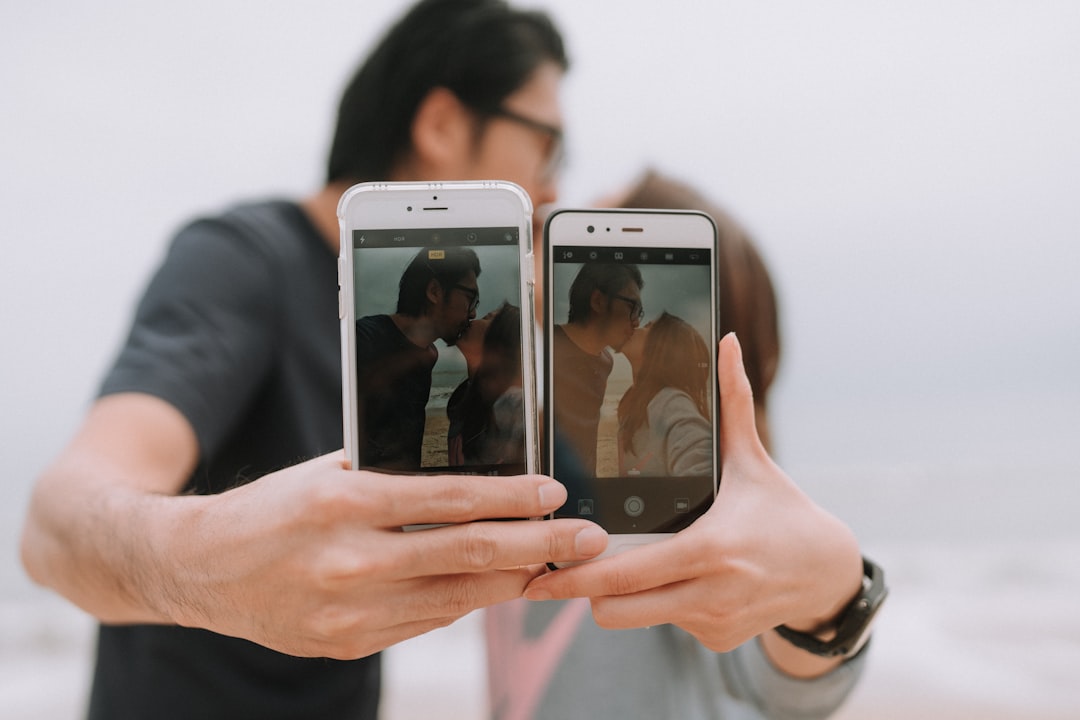 comparison chart smartphone dating app