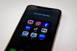 dating app smartphone calendar interface