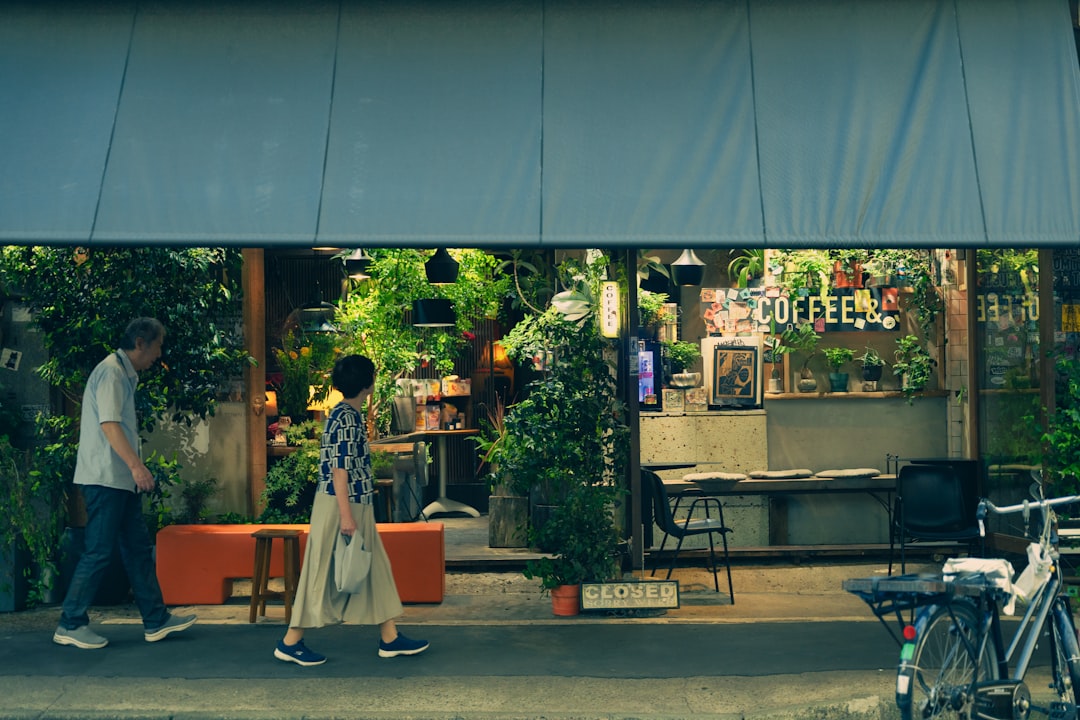 japanese couple cafe date