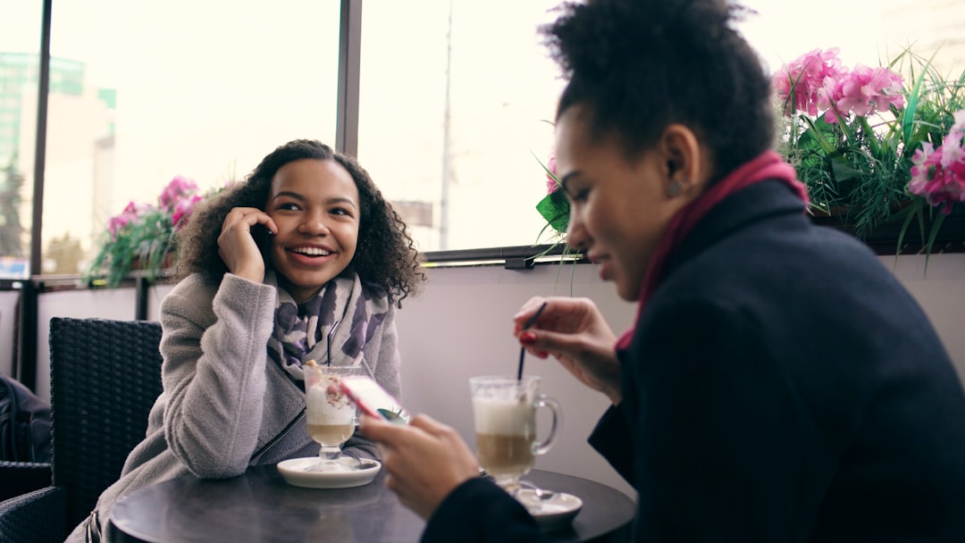 first date casual cafe meeting