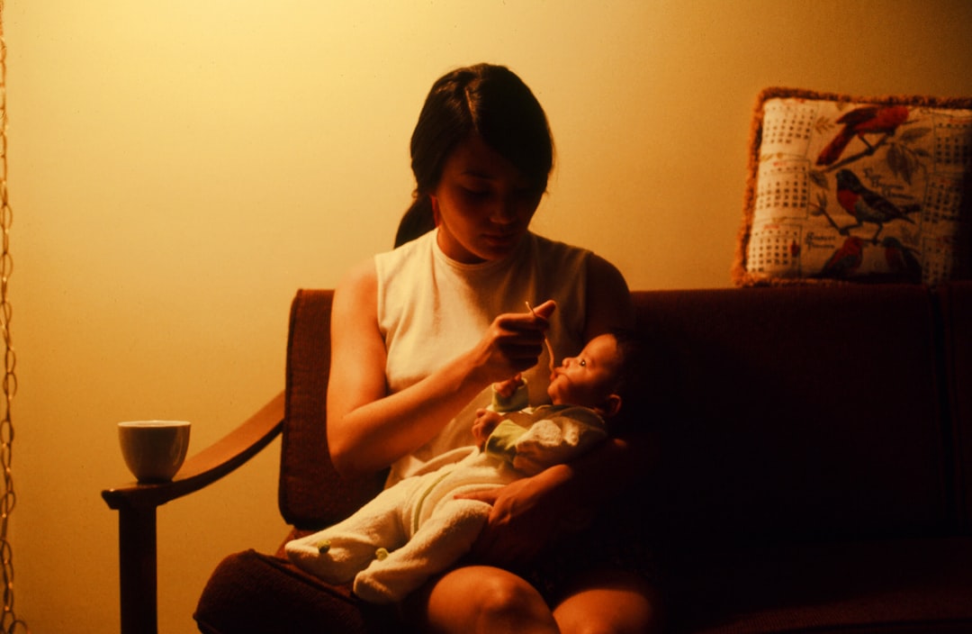 single mother smartphone evening