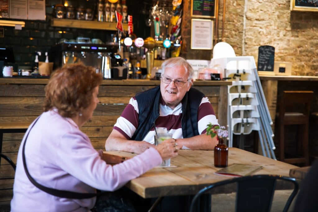 couple meeting cafe