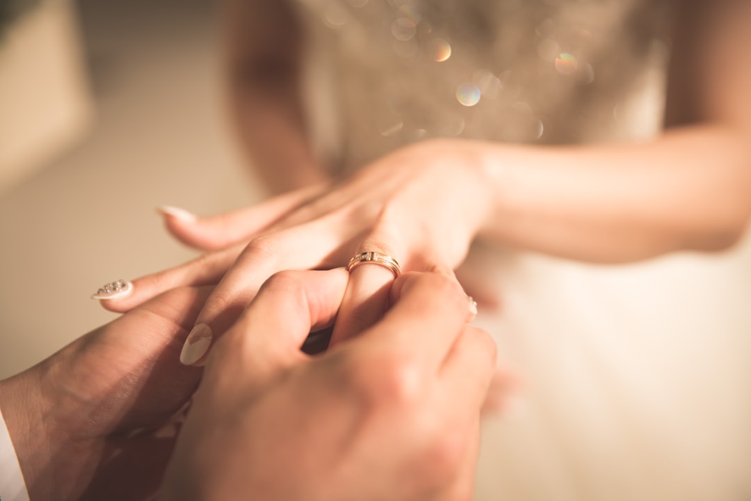 japanese couple wedding ring discussion