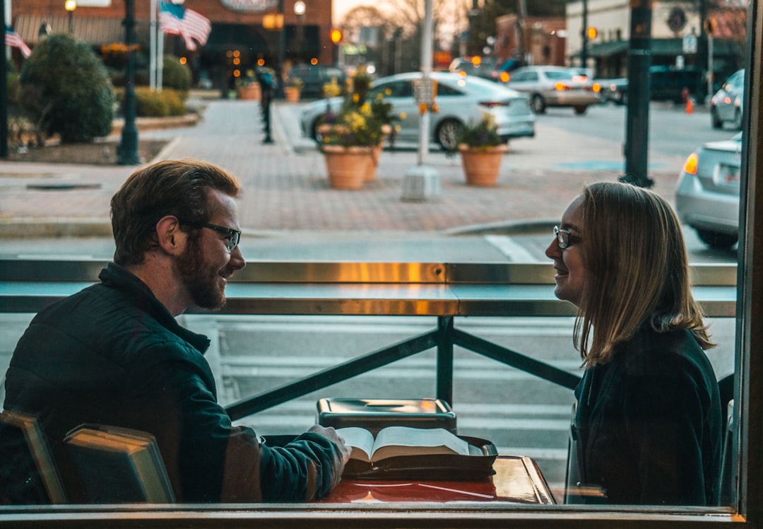 casual conversation cafe couple