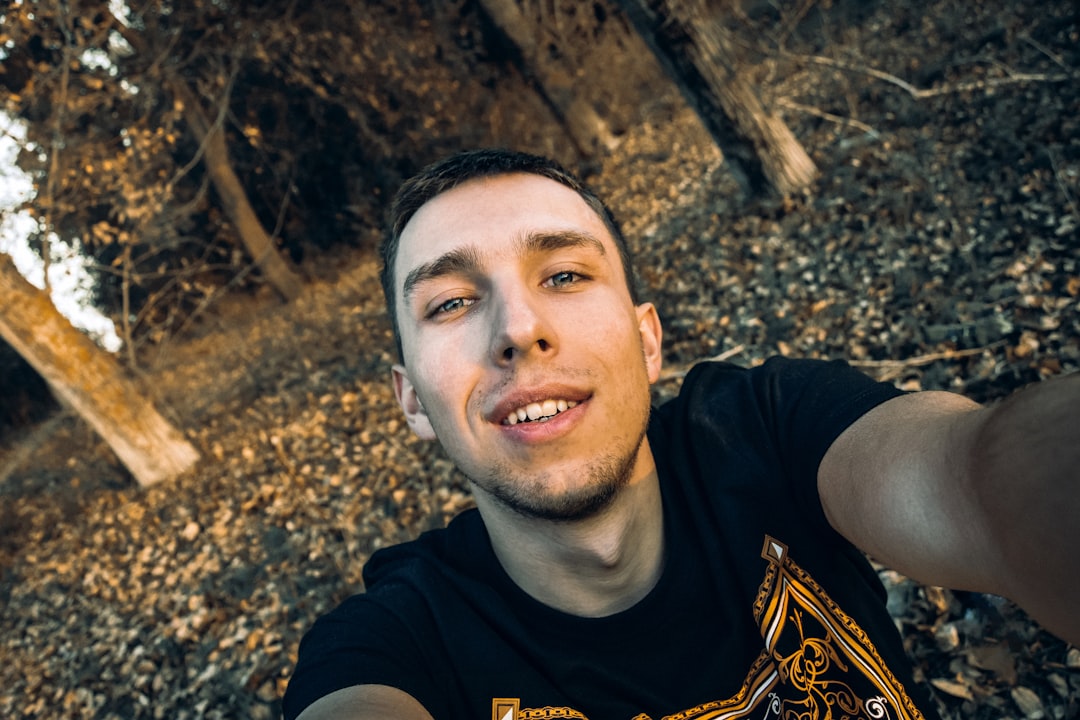 man profile photo selfie