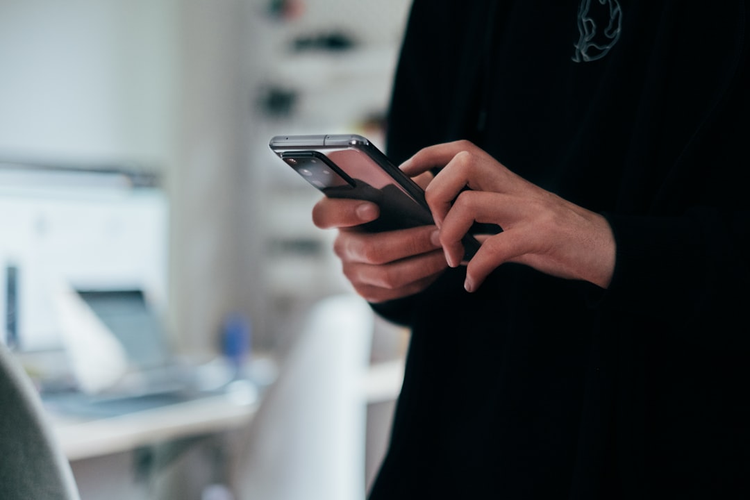 privacy phone settings hands