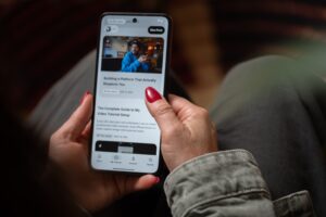 smartphone dating app subscription price