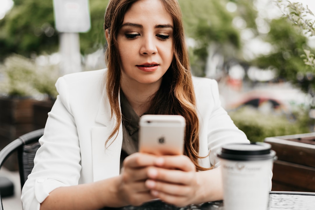smartphone messaging disappointment woman