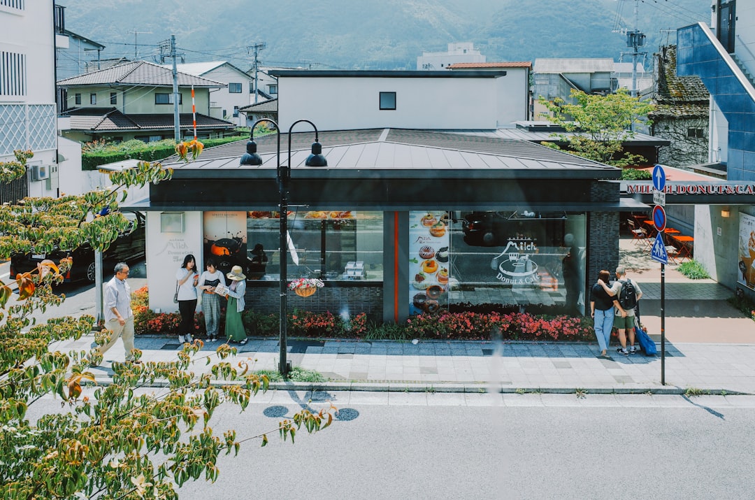 japanese couple cafe date
