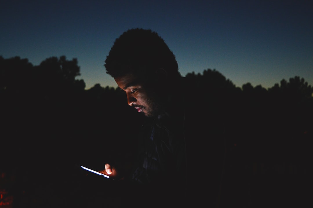 dating app swipe smartphone night