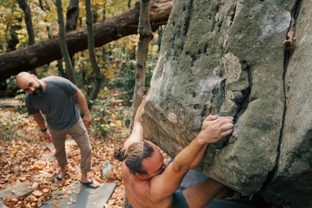 couple outdoor activity bouldering adventure