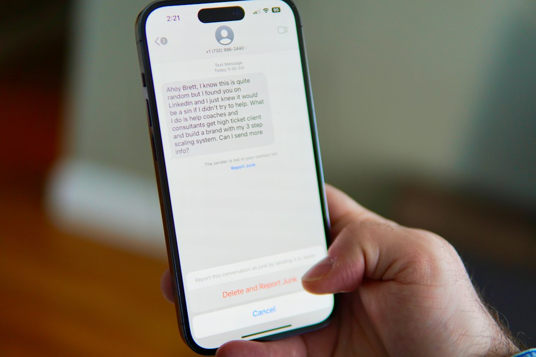 unread message notification on phone screen