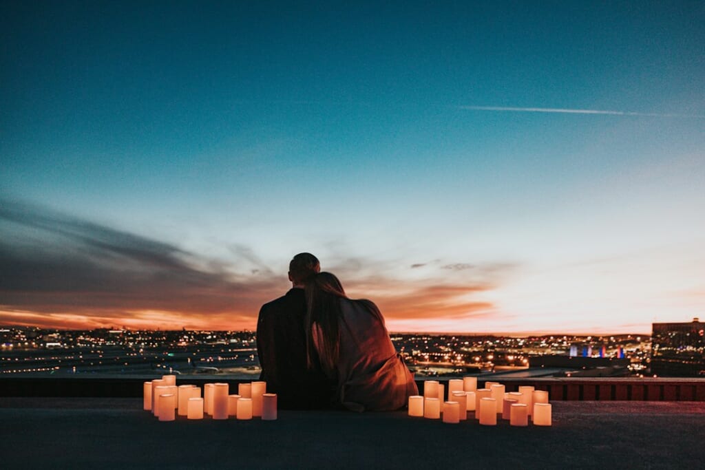 couple third date evening city goodbye