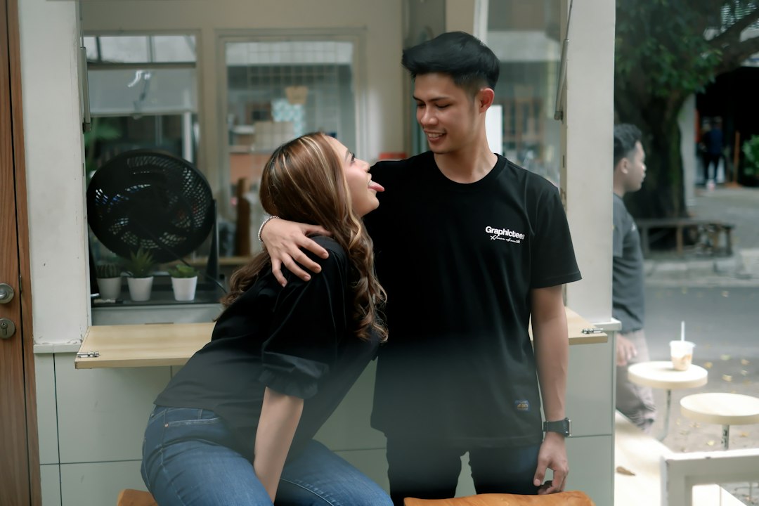 awkward couple first date coffee shop