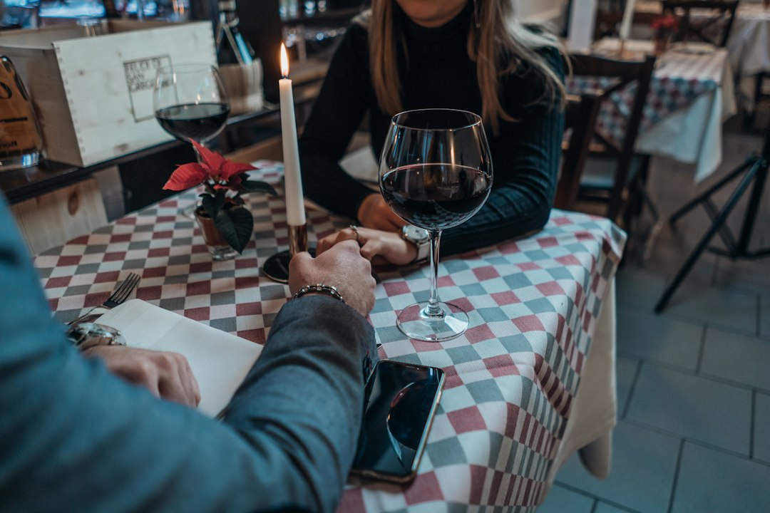 couple dinner restaurant date